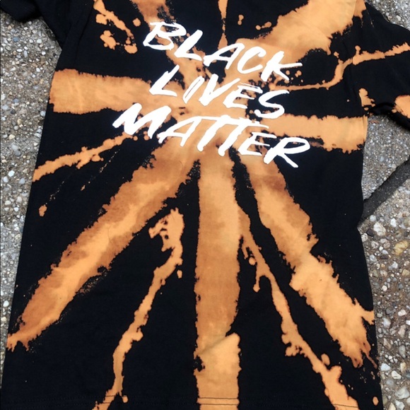 Black Lives Matter Tee - Picture 3 of 3